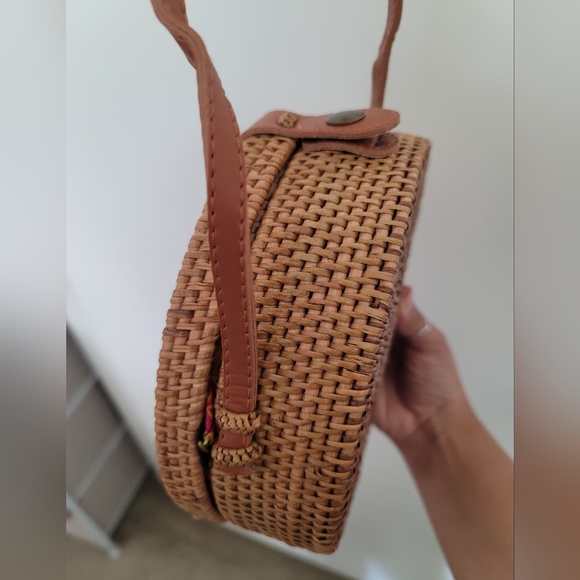 Crossbody rattan handbag - Picture 4 of 11